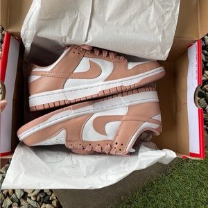 Nike rose whisper dunk low